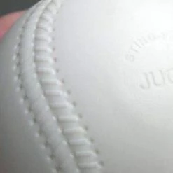Sting-Free Practice Balls With Realistic-Seams By JUGS